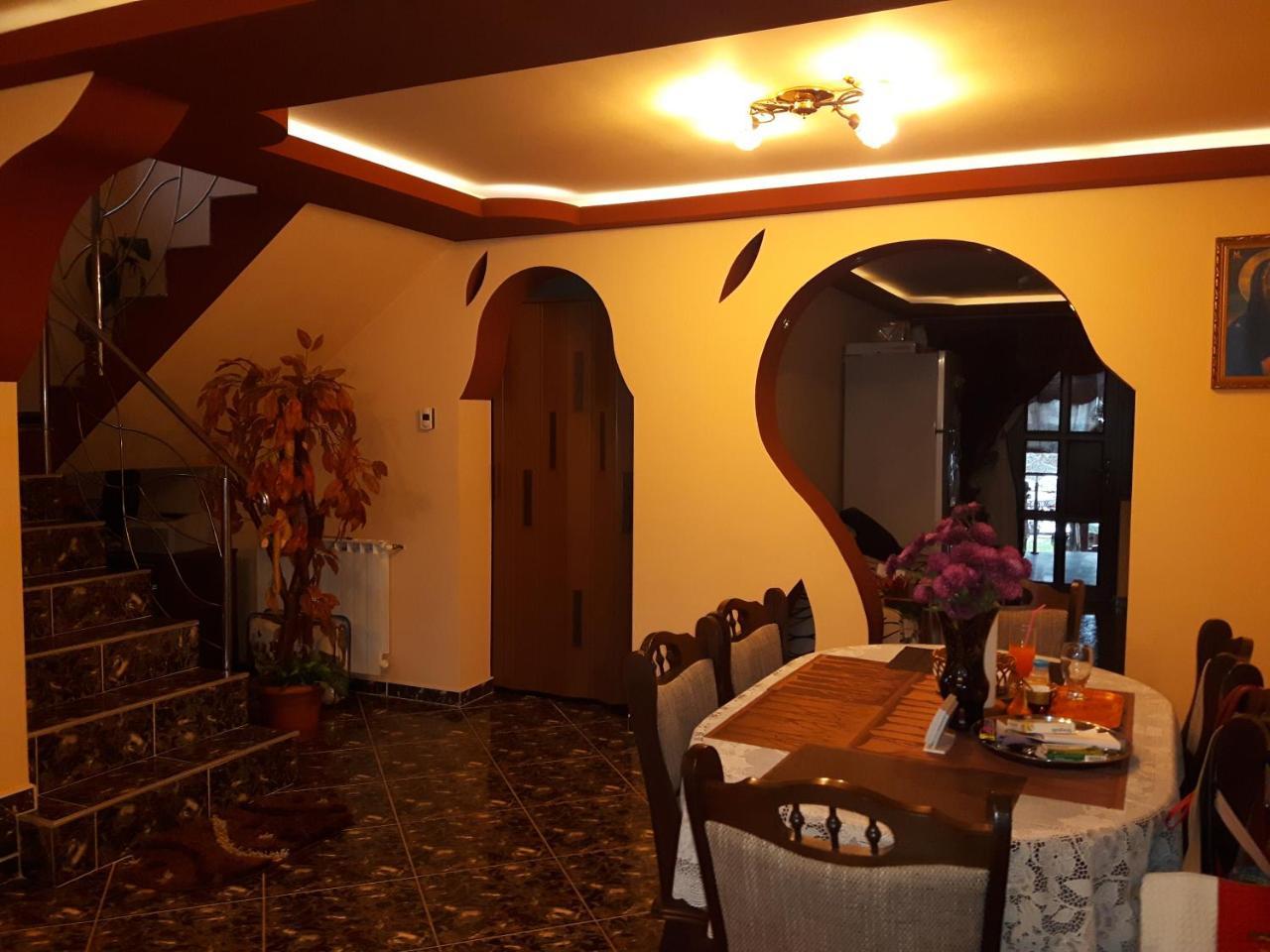 מלון Călimăneşti Vila Alexia מראה חיצוני תמונה